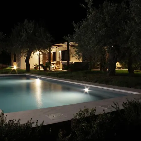 Il Villino ---piscina-spiaggia Privata--- Casa di campagna *
