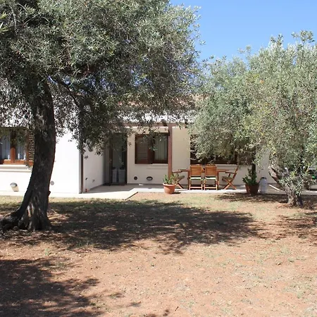 Il Villino ---piscina-spiaggia Privata--- Casa di campagna *