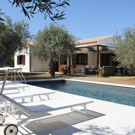 Il Villino ---piscina-spiaggia Privata--- * Cefalù